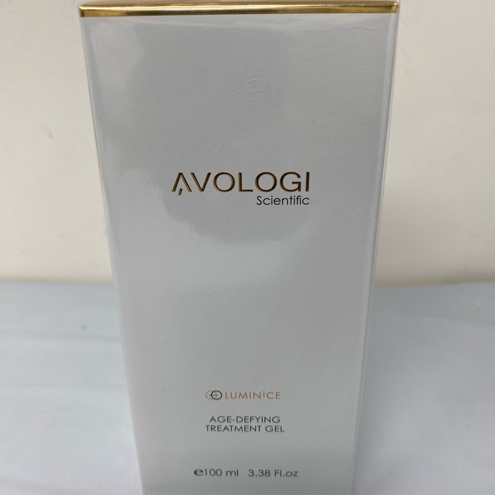 Age-Defying Treatment Gel - Elegant White